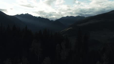 Lush-Foliage-Of-Pine-Trees-Revealed-Mountainscape-At-Daybreak-In-British-Columbia,-Canada