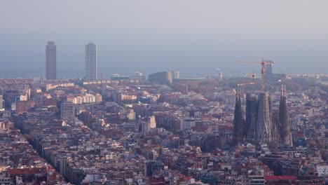 Blick-Auf-Die-Verschmutzte-Stadt-Barcelona-Vom-Aussichtspunkt-Der-Bunker-Aus