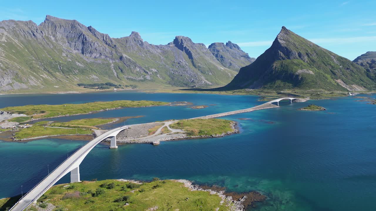 puentes de las islas lofoten, fiordos y ruta panorámica en noruega, escandinavia - recorrido aéreo