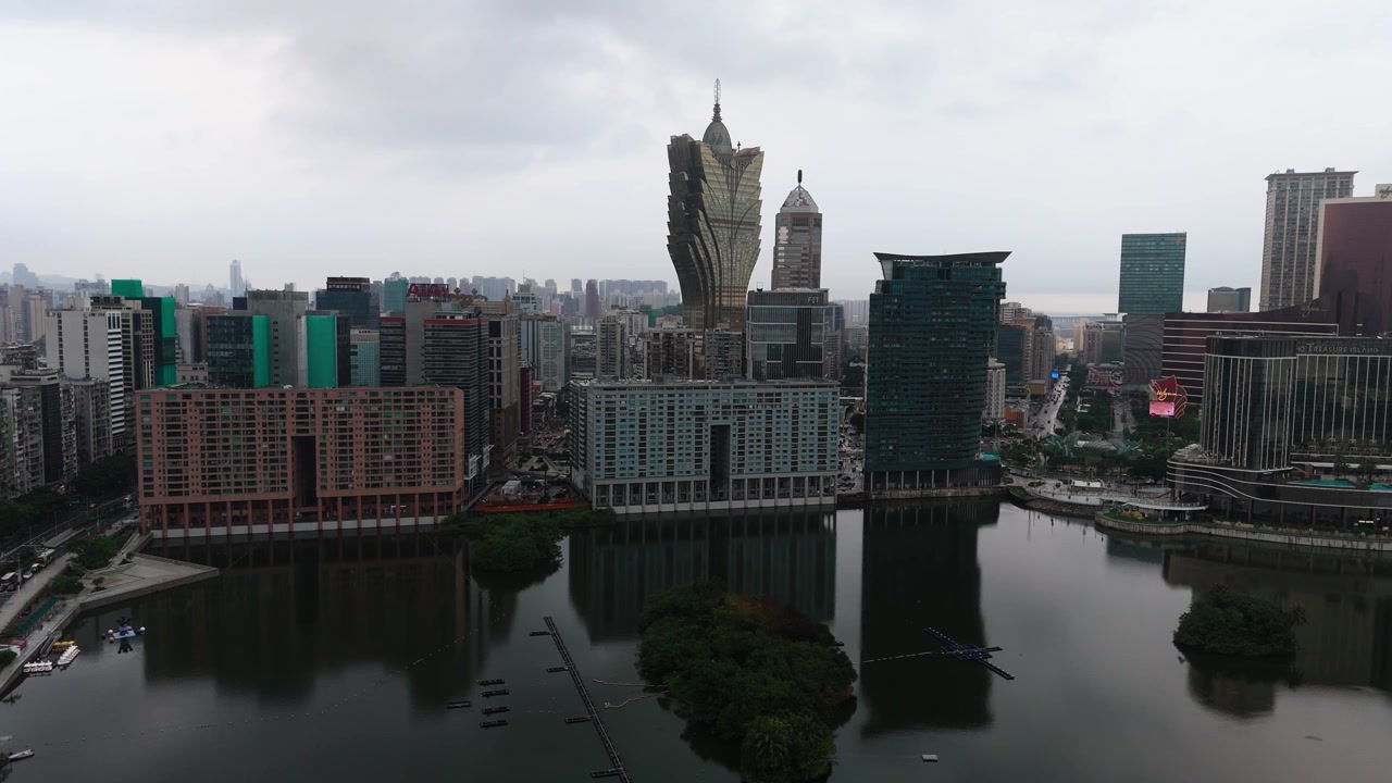 Grans Lisboa e outros edifícios em Macau.