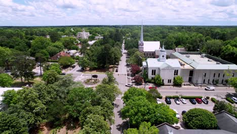 aiken sc, 백그라운드에서 법원이 있는 aiken 사우스 캐롤라이나