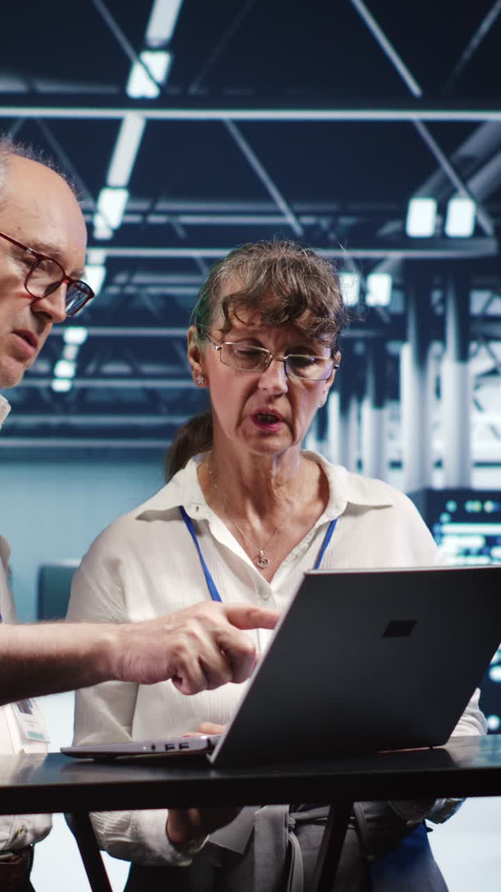 Vertical Colleagues crosschecking server parts