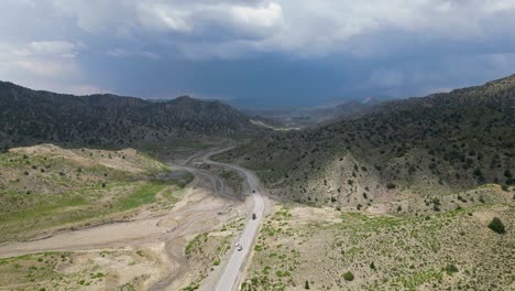 colinas, caminos y un tapiz de belleza