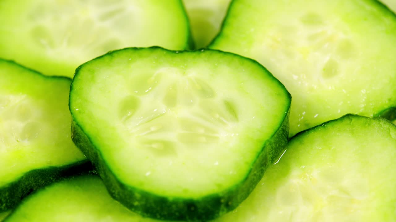 개진 호박은 둥글고 둥글게 회전합니다. 신선한 어진 호박 회전