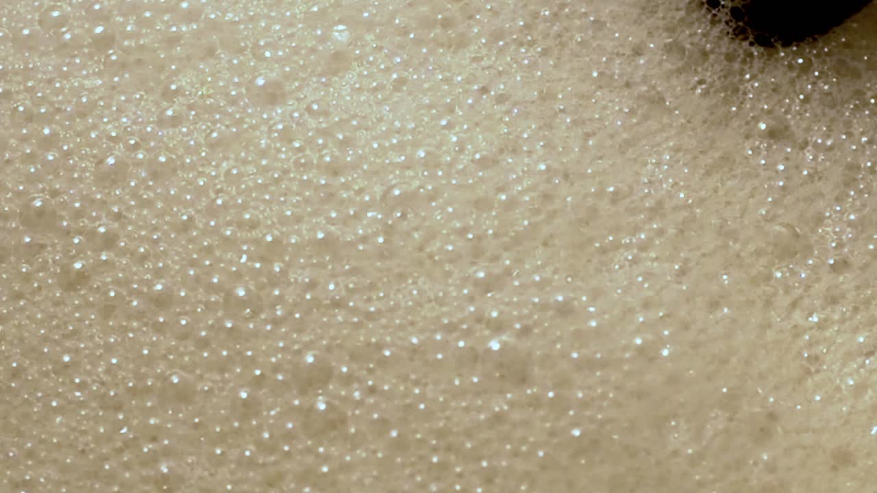 방울의 편안한 담요는 조금씩 터져서 최면과 진정 효과를 유발합니다.