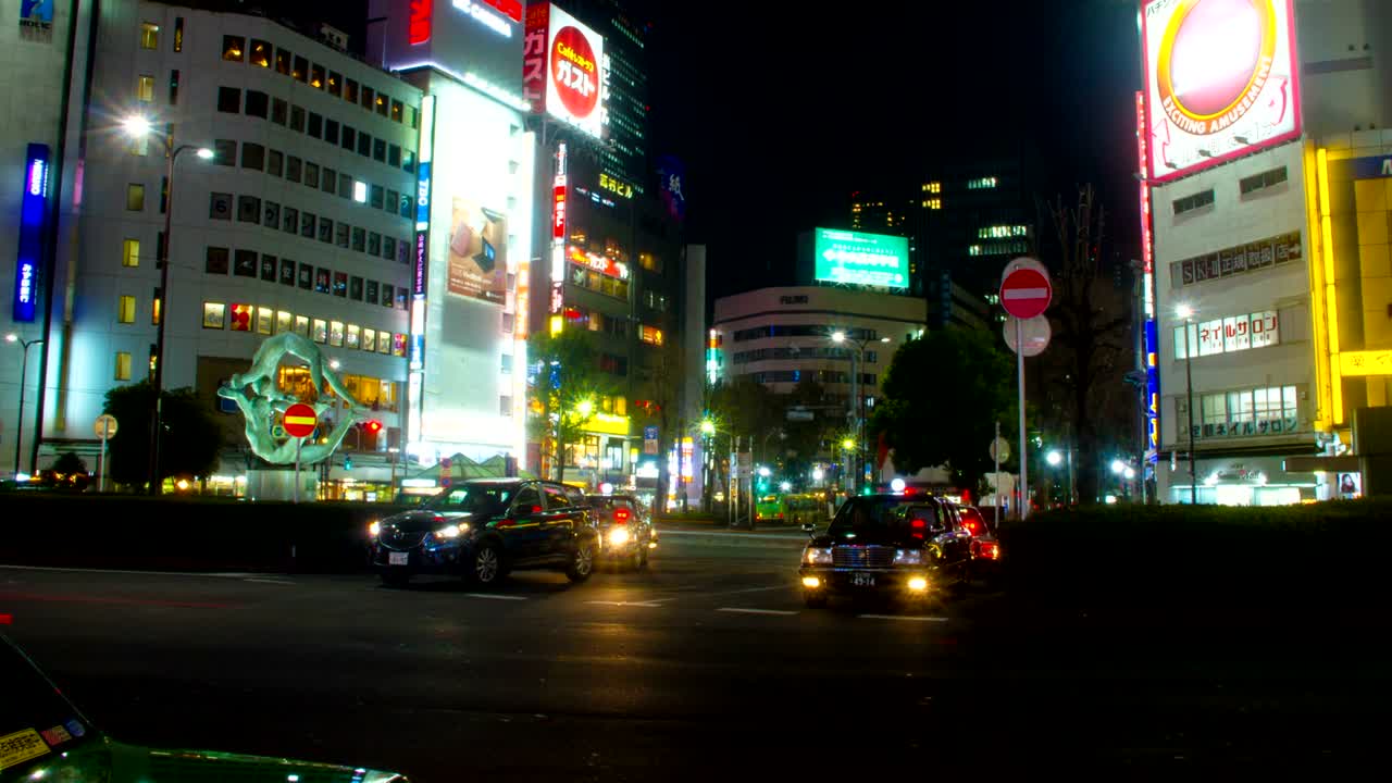noche hiper lapse 4k en la estación de ikebukuro lado este obturador lento