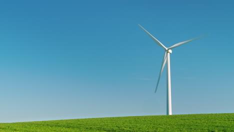 Wind-Turbine-on-a-Clear-Day