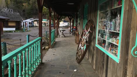 Tienda-Antigua-Y-Tradicional,-Colonia-Suiza,-Bariloche,-Argentina