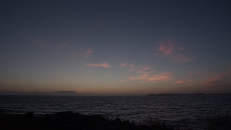 Timelapse-De-La-Puesta-Del-Sol-De-La-Bahía-De-San-Francisco-Con-Nubes-Y-Agua-Del-Puerto-Deportivo-De-Berkeley