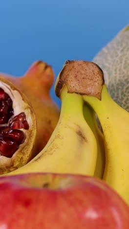 una variada variedad de frutas frescas