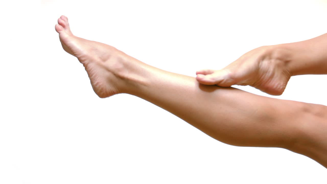 Gambe di donna toniche e sane con pelle liscia