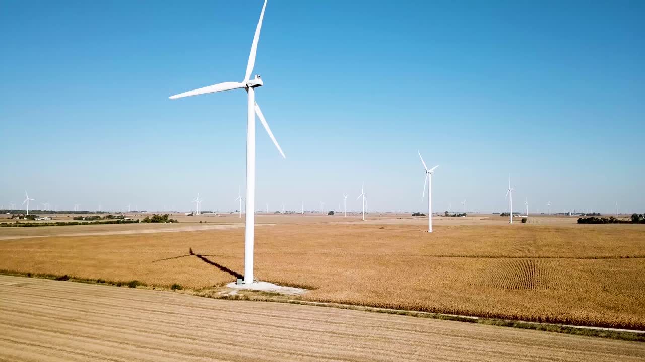 concepto de energía renovable - turbinas eólicas que generan electricidad