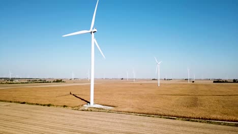 concepto de energía renovable - turbinas eólicas que generan electricidad