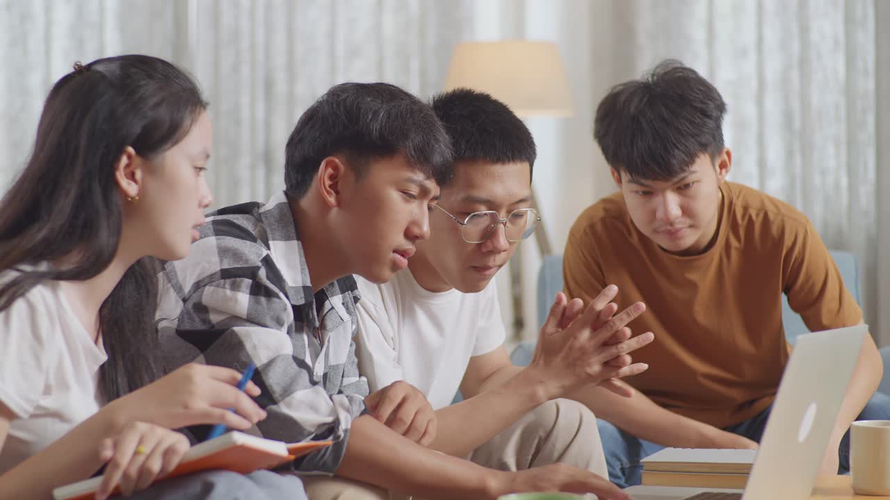 함께 공부하는 학생