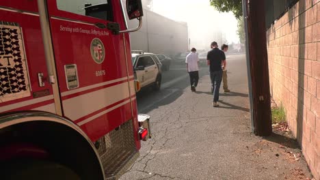 camiones de bomberos responden a llamada de emergencia