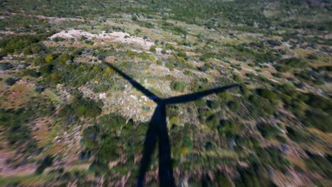 toma aérea de drones de la turbina eólica giratoria
