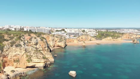 Panoramablick-Auf-Lagos,-Algarve,-Strandhotels-Am-Meer