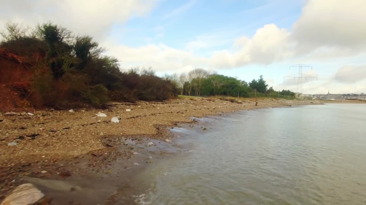 olas en la orilla del mar