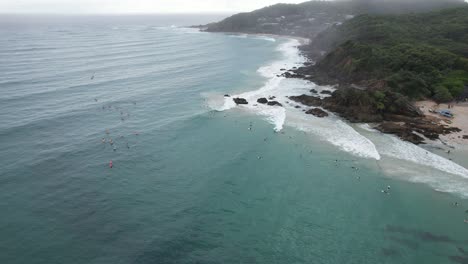 Fisherman&#39;s-Lookout-Und-Der-Pass-Beach-In-Byron-Bay,-Australien---Luftaufnahme