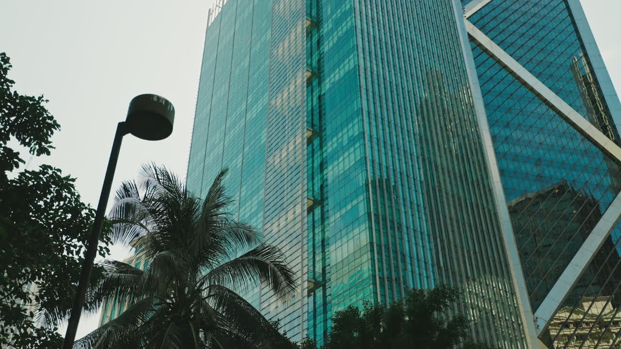 rascacielos moderno en un paisaje urbano