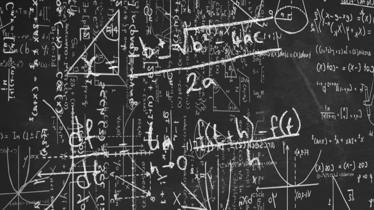 animación de fórmulas matemáticas y procesamiento de datos sobre un fondo oscuro.