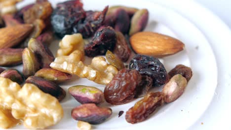 mixed nuts and dried fruit