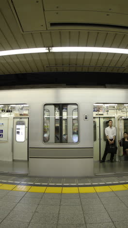 tokyo metro system in vertical