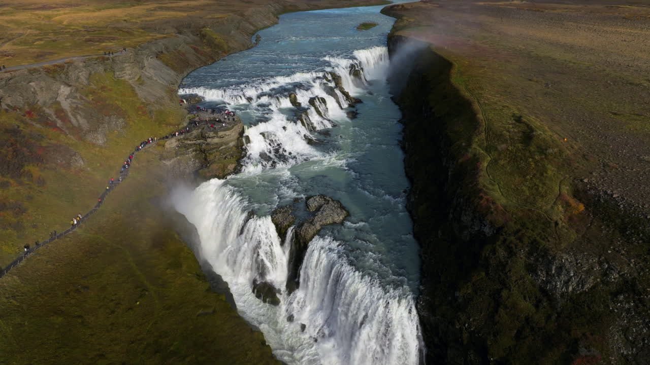 impresionantes vistas de la cascada gullfoss en el cañón del río hvítá en el suroeste de islandia
