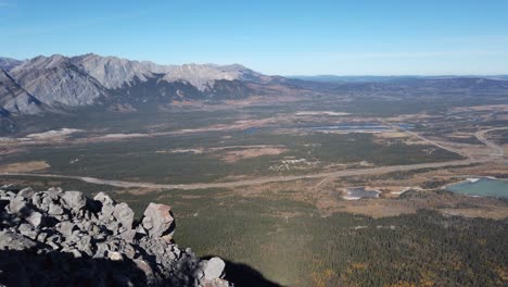 Carretera-Transcanada-Kananaskis-Alberta-Desde-La-Cima-De-La-Montaña-Pan