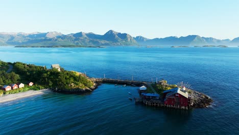 Lodging-House-Overlooking-The-Arctic-Ocean-In-Bovaer,-Skaland,-Norway