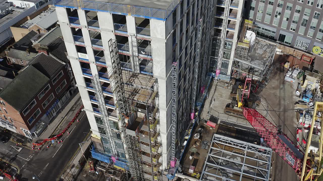 continúa el trabajo en el nuevo complejo hotelero hilton en la ubicación de los edificios del ayuntamiento de one smithfield stoke on trent en el corazón de la ciudad