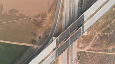 Vista-Aérea-De-Una-Intersección-Con-Paso-Elevado-Y-Autopista-En-Punjab