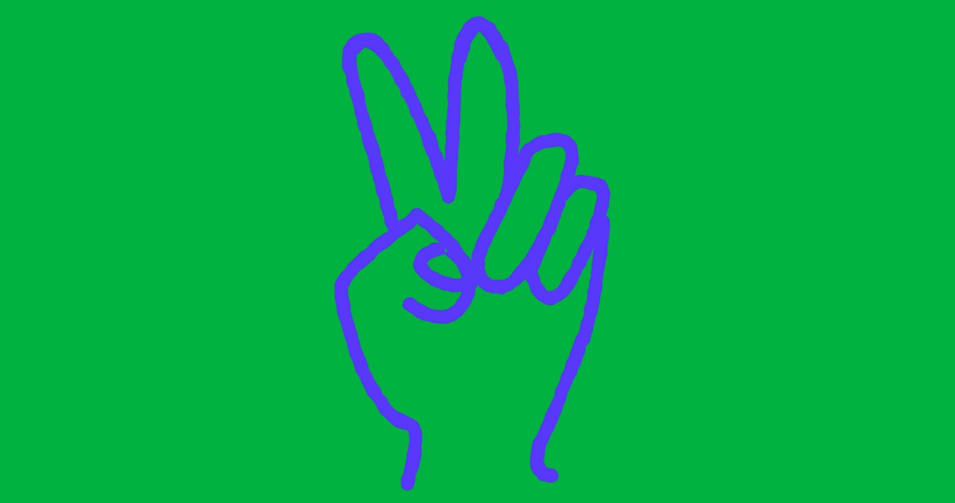 Mano blu neon che fa le dita incrociate su sfondo trasparente, a rappresentare fortuna per il design tecnologico