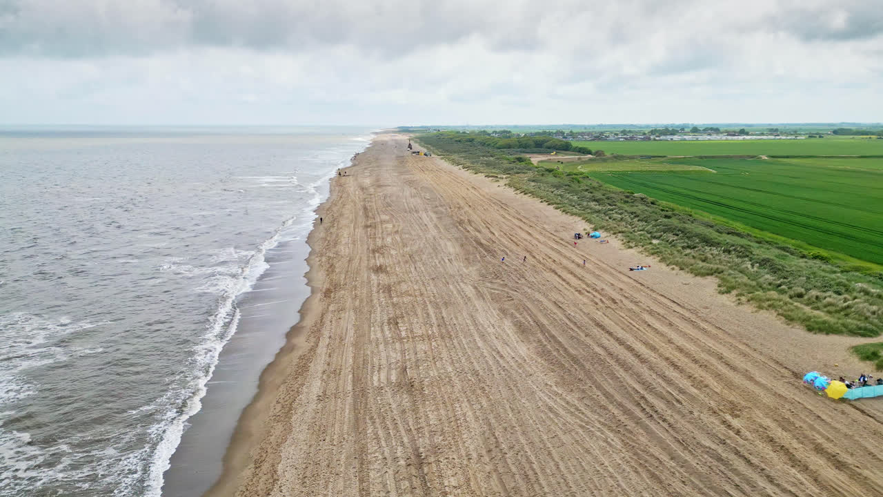스케그네스의 놀라운 항공 영상, 완벽한 휴가를 위해 필요한 모든 것을 갖춘 여름 휴양지
