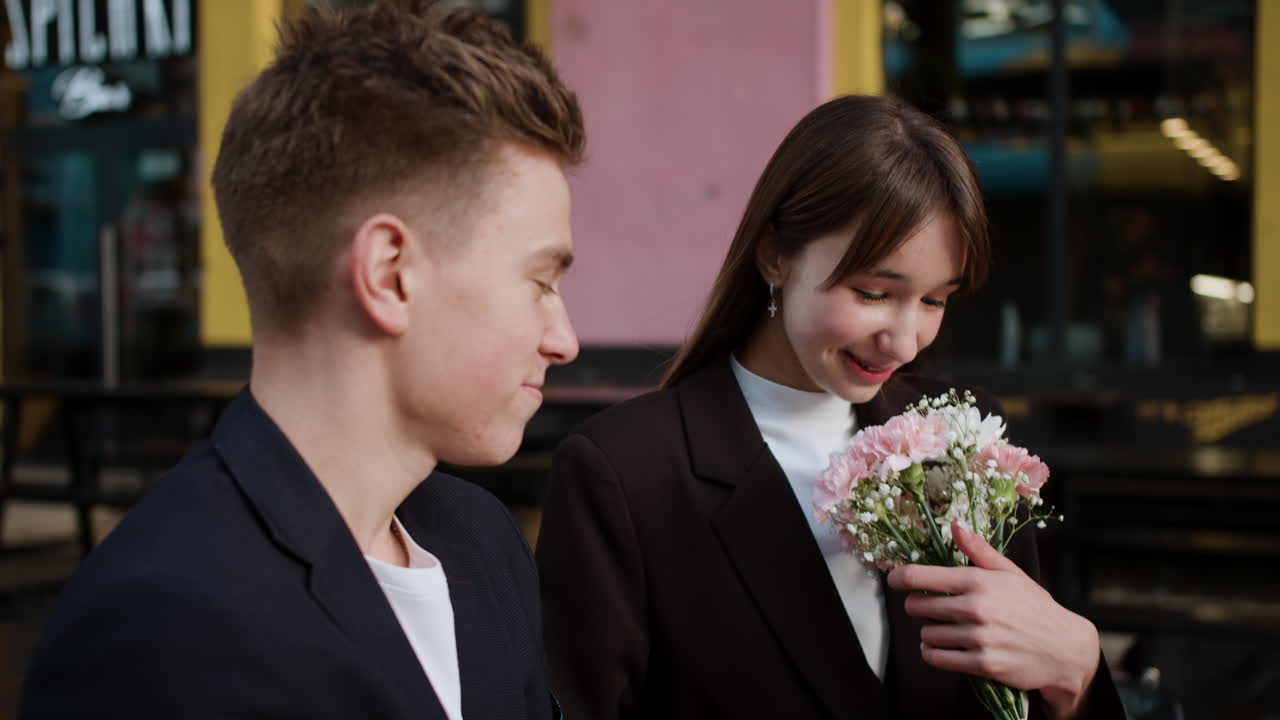 십대 남자친구와 여자친구