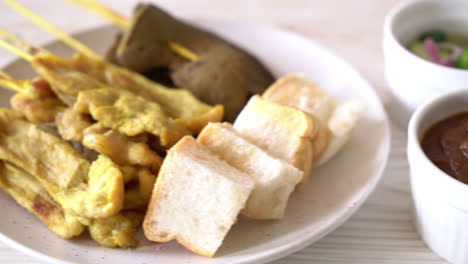 Pork-Satay-and-Liver-Satay-with-Bread-and-Peanut-Sauce