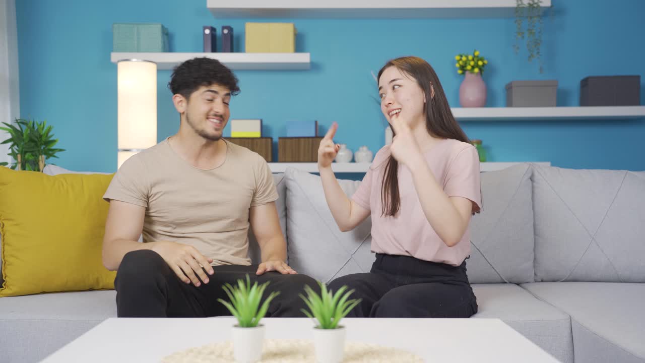 행복하고 즐거운 연인들.