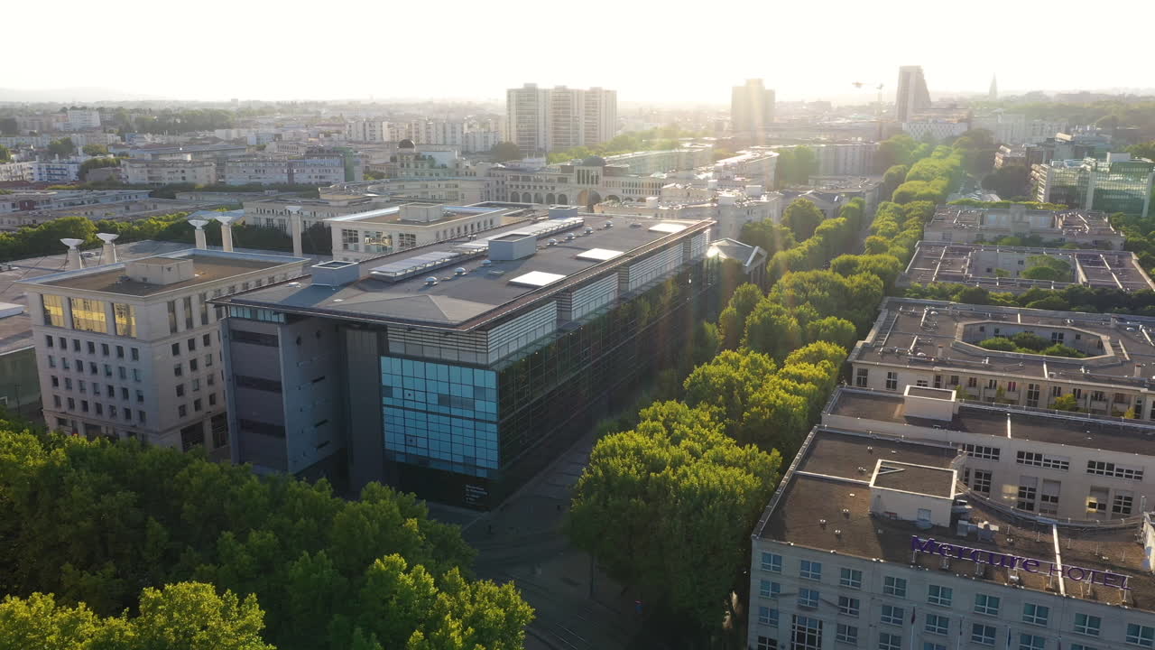 архивное здание библиотеки современное стеклянное путешествующее антенно антигон монпелье