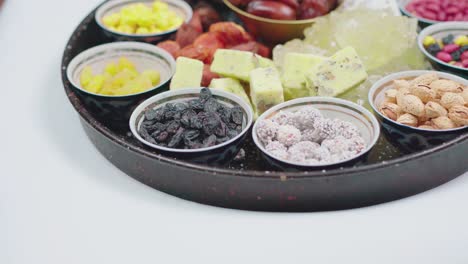 mesa de comida de iftar. comida de la noche