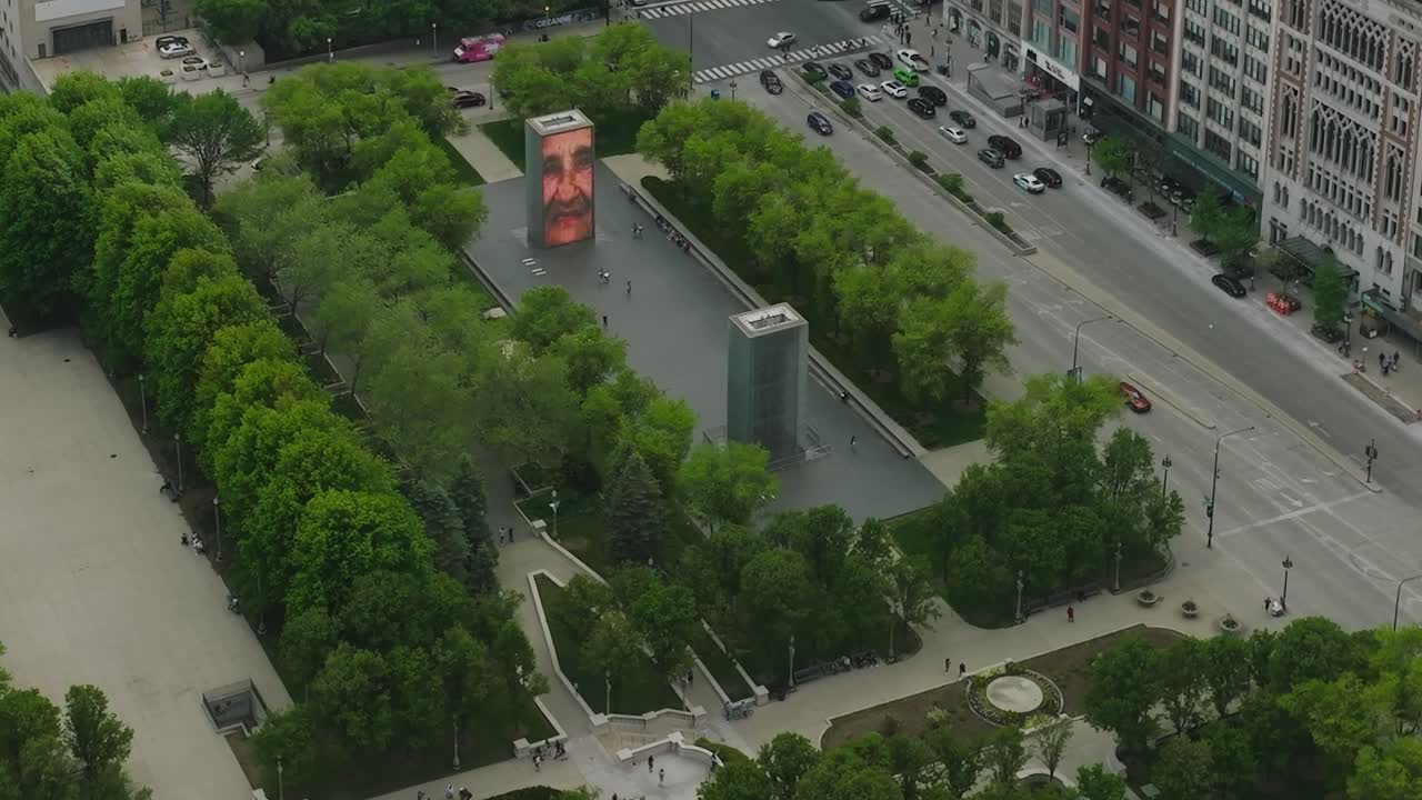 Views of public space and streets in Chicago from above revealing city life
