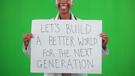 feliz, doctor y una mujer negra con un cartel