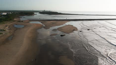 imagen aérea de la playa de vung tau por la mañana.