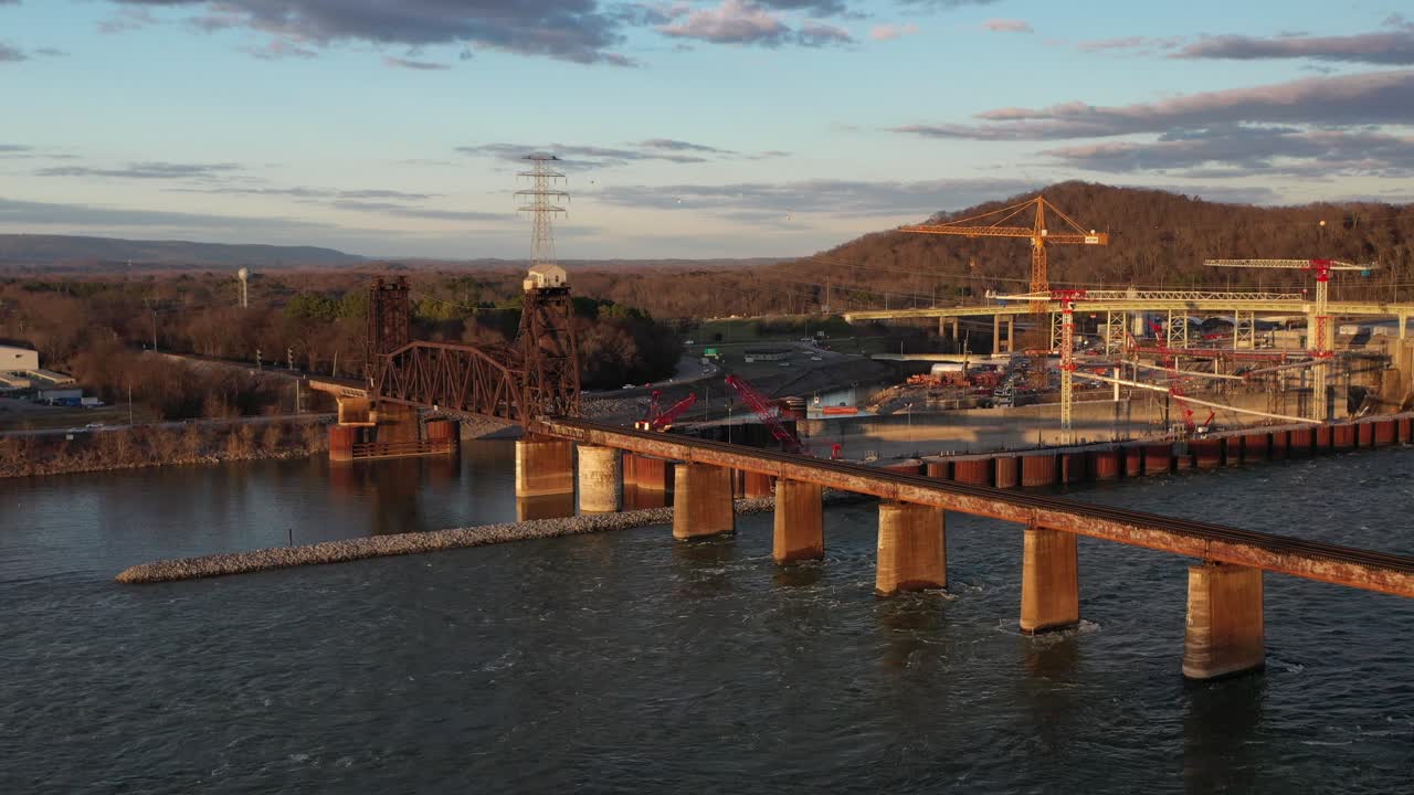 Stunning 4K drone footage of Chickamauga Dam, showcasing its structure, the Tennessee River, and scenic beauty. Perfect for infrastructure, travel, or history projects
