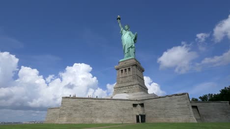 Freiheitsstatue-Freiheitsinsel-New-York