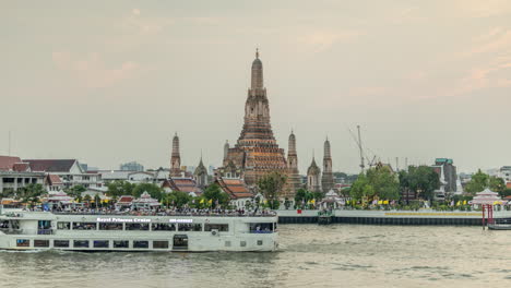 wat arun, bangkok at sunset