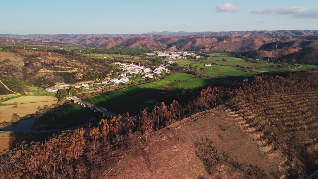 pueblos de montaña remotos al atardecer en portugal