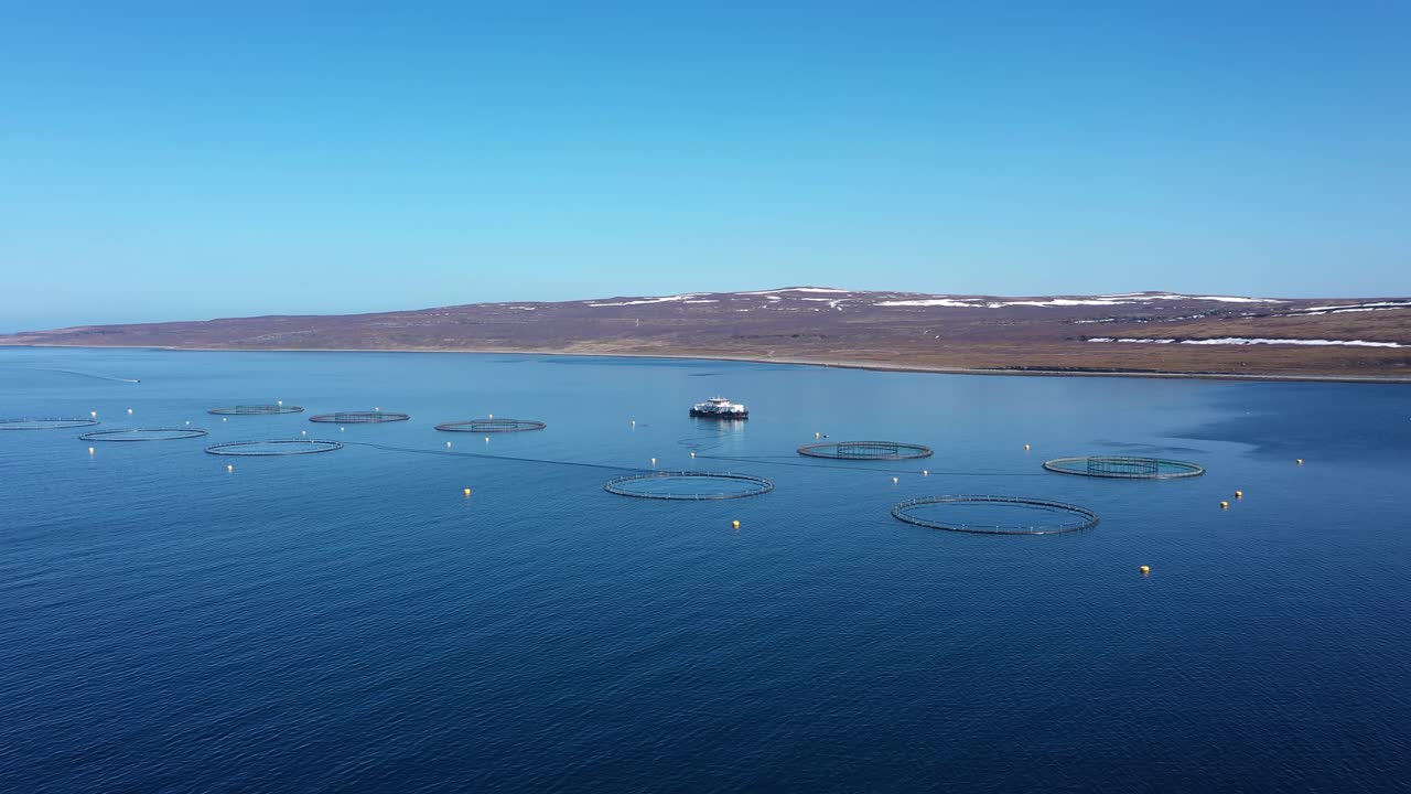 노르웨이에서 연어  ⁇ 시를 하는 공중 촬영