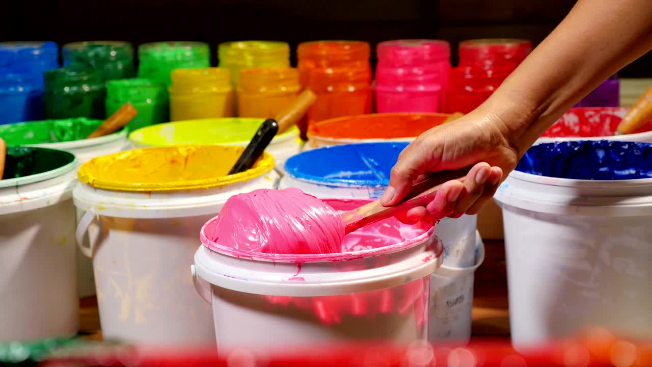 el color rosa de la tinta para imprimir la camiseta