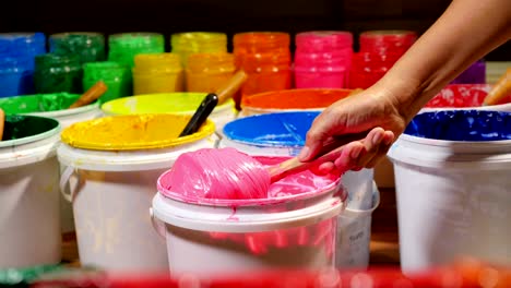el color rosa de la tinta para imprimir la camiseta