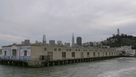 Aventura-En-Crucero-Turístico-En-San-Francisco-Desde-La-Salida-Del-Muelle-23-Y-Vistas-Del-Paisaje-Urbano-En-California,-EE.UU.